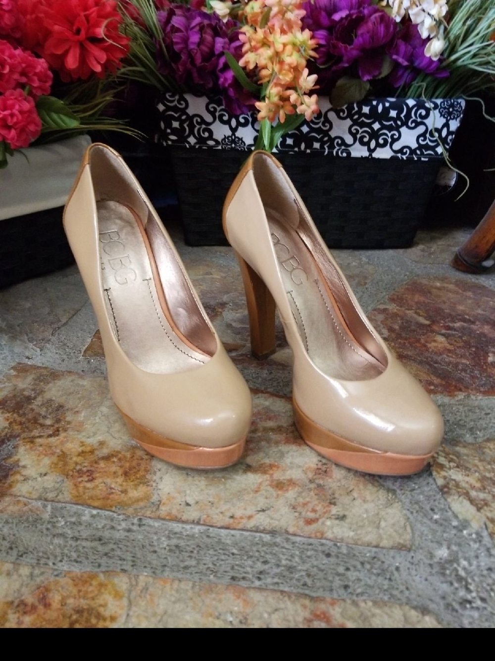 BCBG Nude Patent Platform High Heel Pumps Size 7B